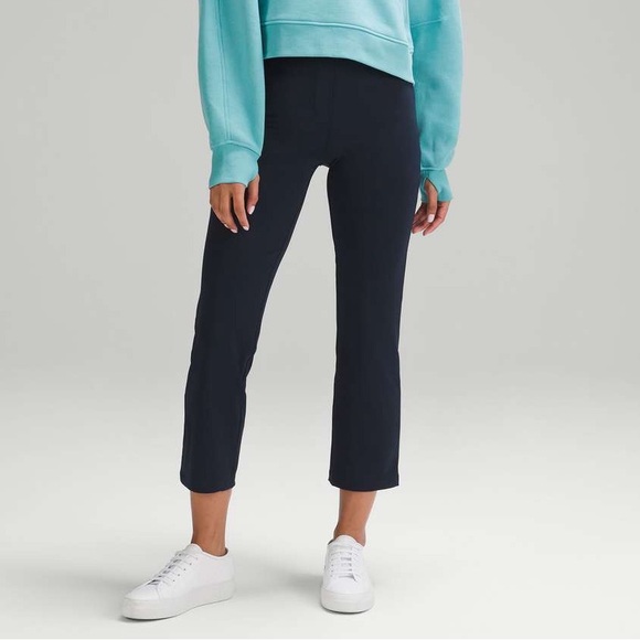 Lululemon Smooth Fit High Rise Cropped Pant in True Navy - Picture 1 of 7